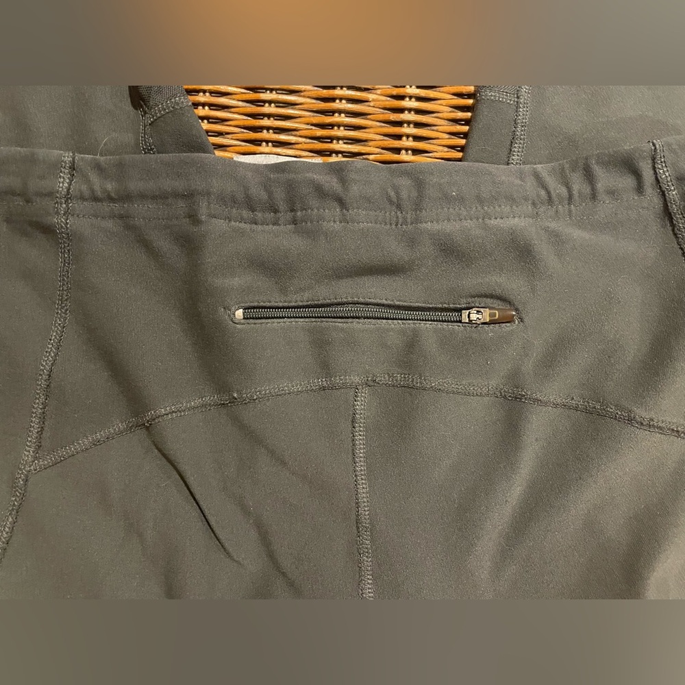 ⭐️3/$15⭐️Nike Charcoal Cropped Leggings - Picture 5 of 10